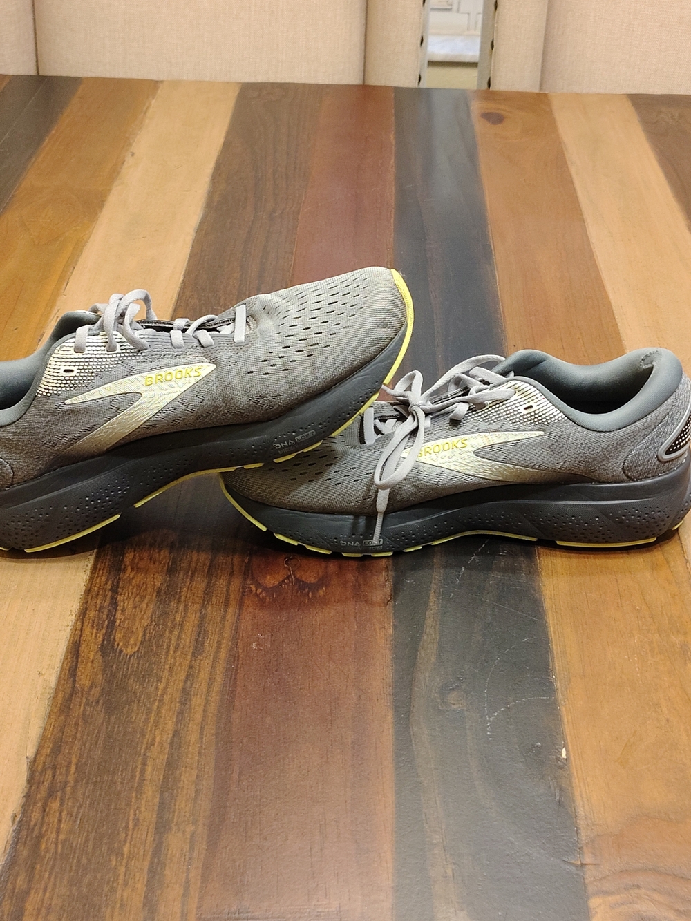 Brooks Ghost 16 Men's Road Running Shoe Fair Condition Size 9.5 Men.